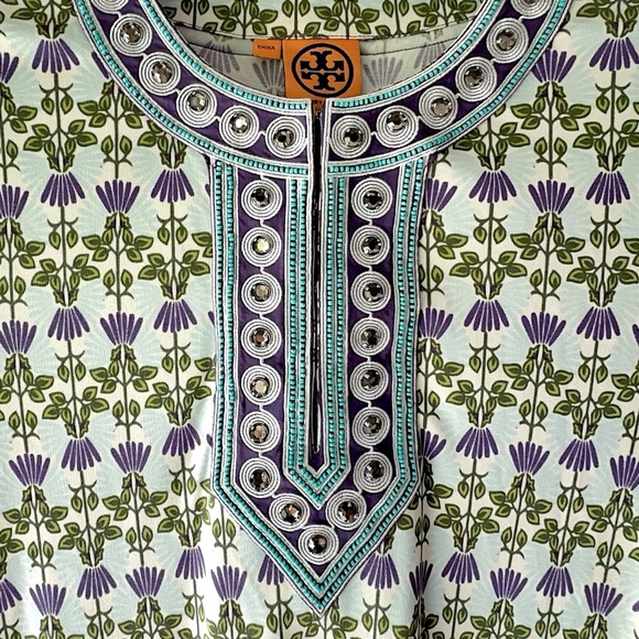 TORY BURCH | NWOT EMBELLISHED SILK FLORAL TUNIC BEADED JEWEL NECKLINE | SMALL - Picture 4 of 15